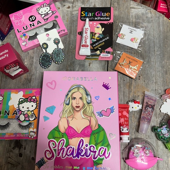 Eyeshadow Bundle - Picture 2 of 6